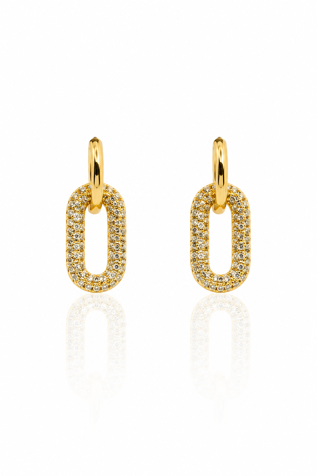 Boucles d'oreilles créoles dorées maillon ovale pavé zircons