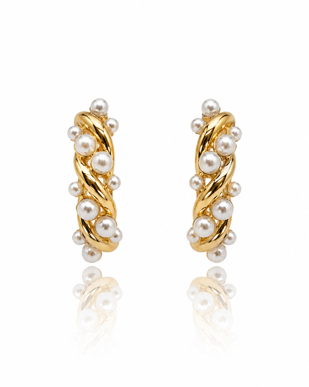 Boucles d'oreilles créoles dorées torsadées perles nacerées